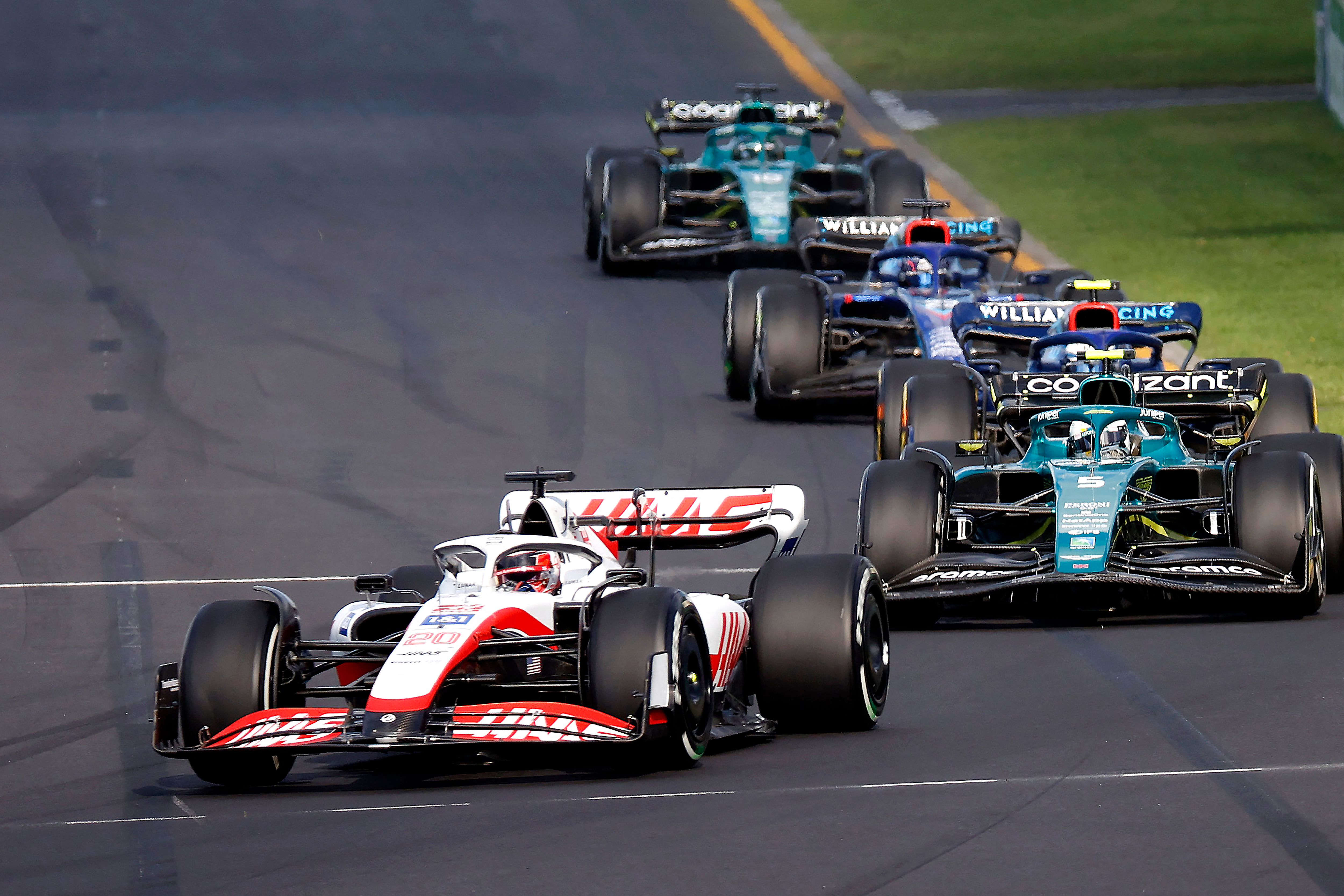 Para pembalap Formula 1 beraksi di GP Australia.