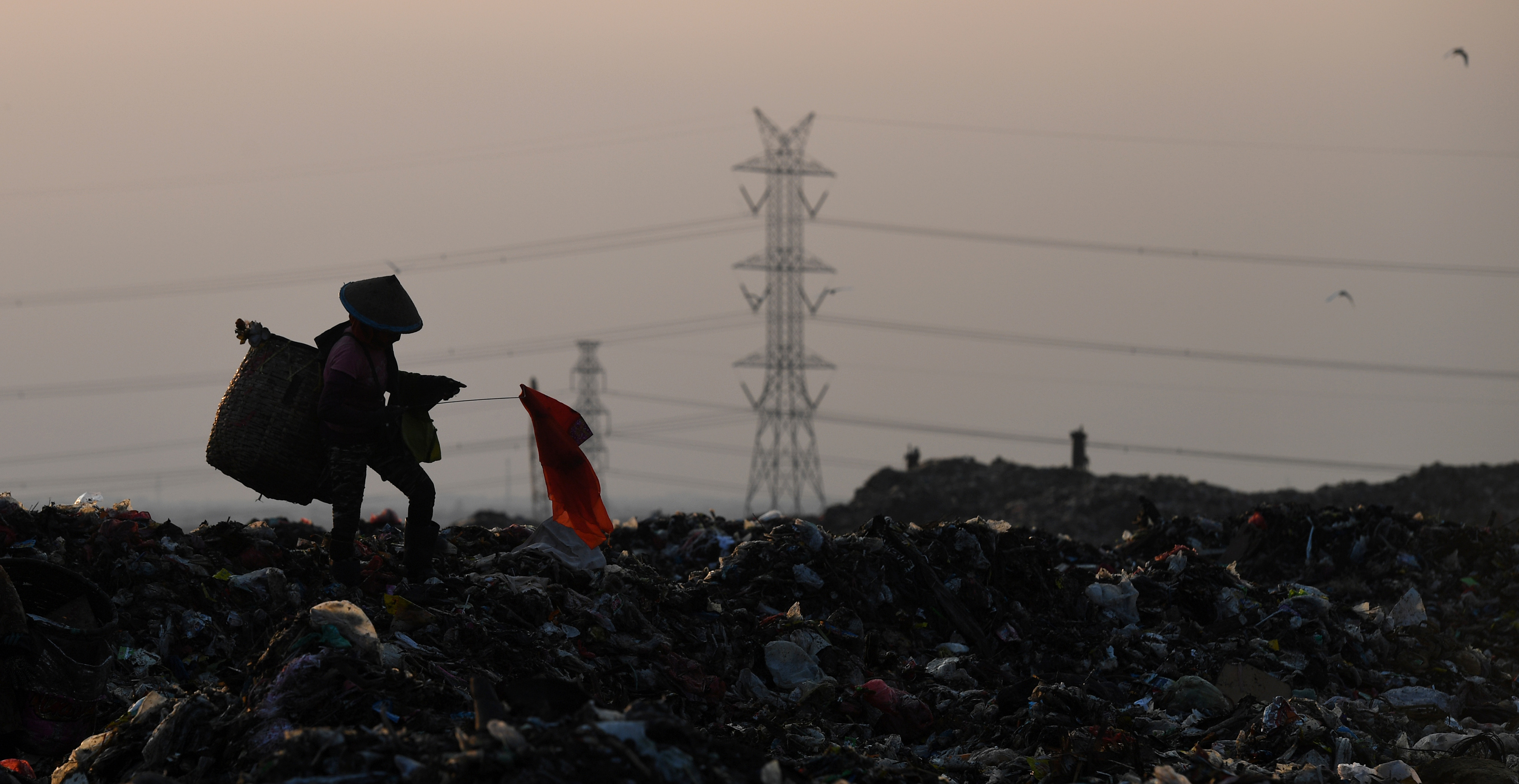 Pengelolaan sampah untuk tenaga listrik.