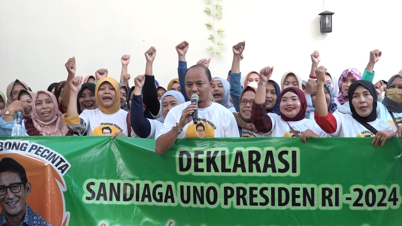 Ratusan pelaku UMKM dan Emak - Emak mendatangi pelatihan pembuatan bandeng otak - otak dan strap masker di Desa Kedung Bocok, Kecamatan Tari