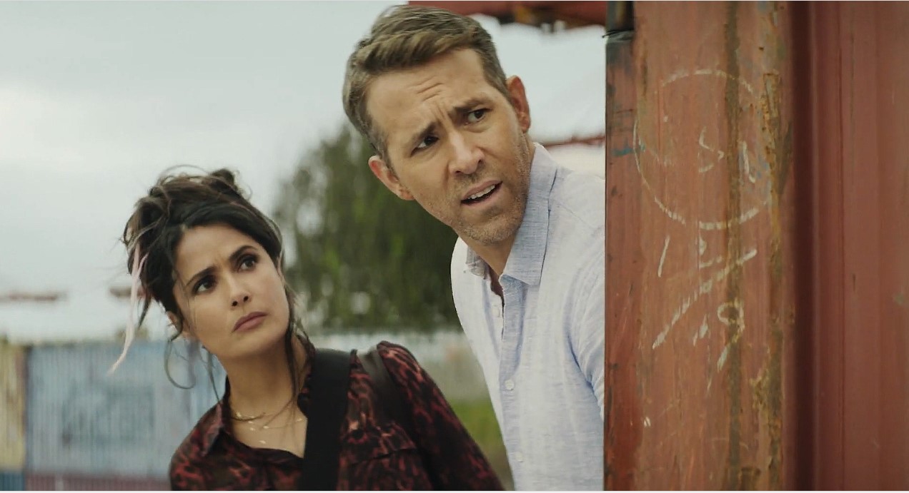 Cuplikan adegan dari film Hitman's Wife Bodyguard