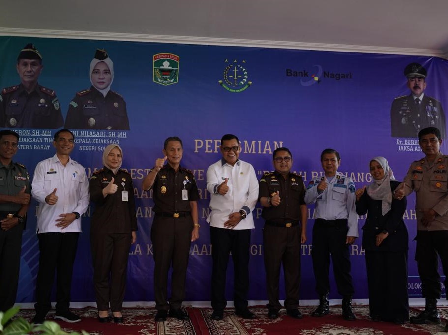Peresmian Rumah Restorative Justice di Gedung Promosi Jalan Bypass, Nagari Salayo, Kecamatan Kubung, Solok, Rabu (29/6).