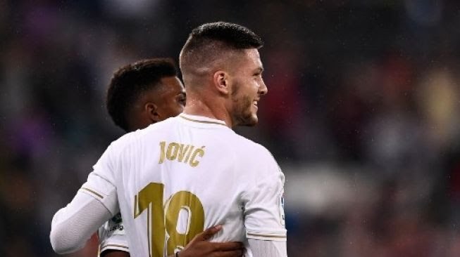 Fiorentina Minta Madrid 'Patungan' Gaji Luka Jovic