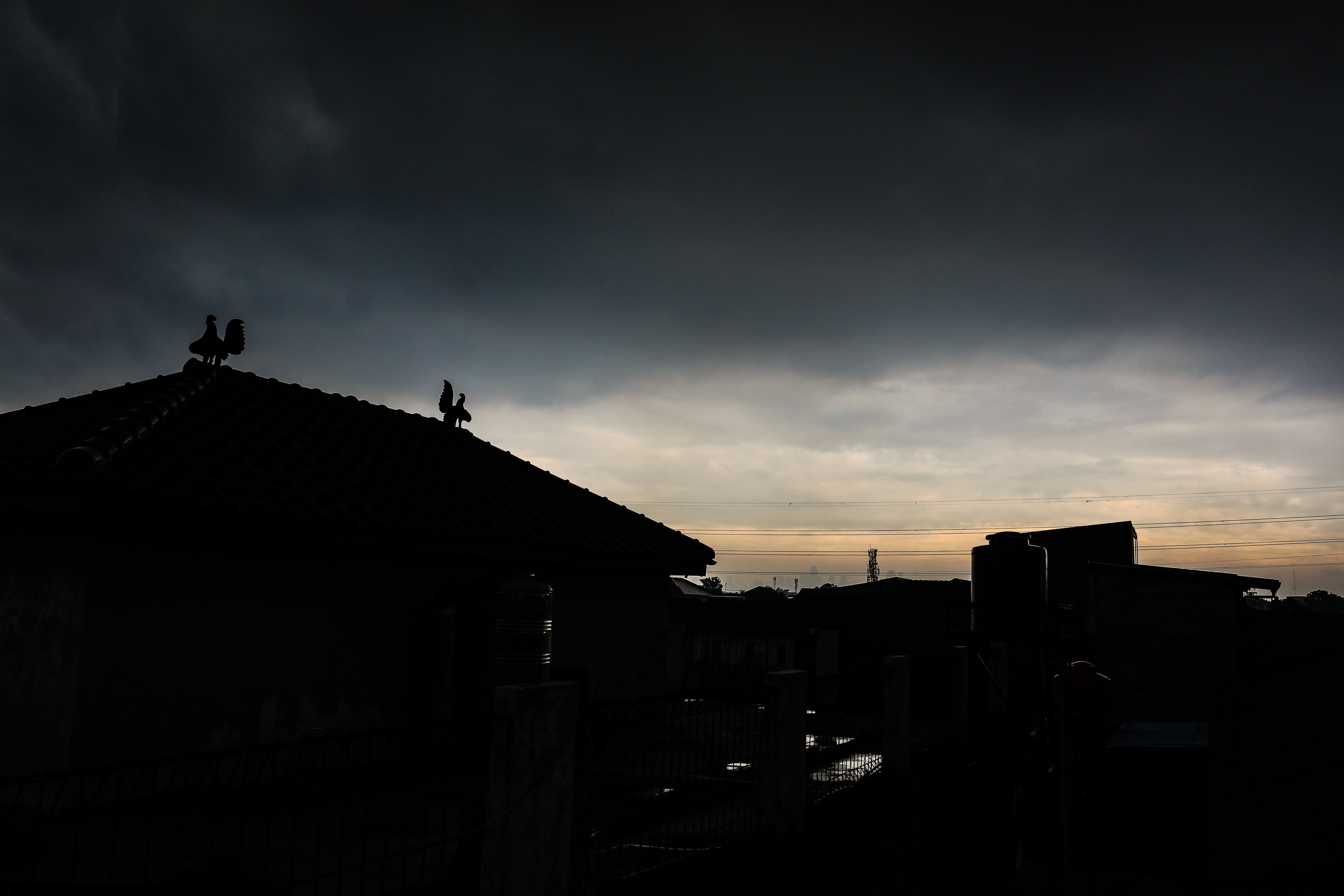 Awal tebal di atas wilayah Jakarta Selatan 