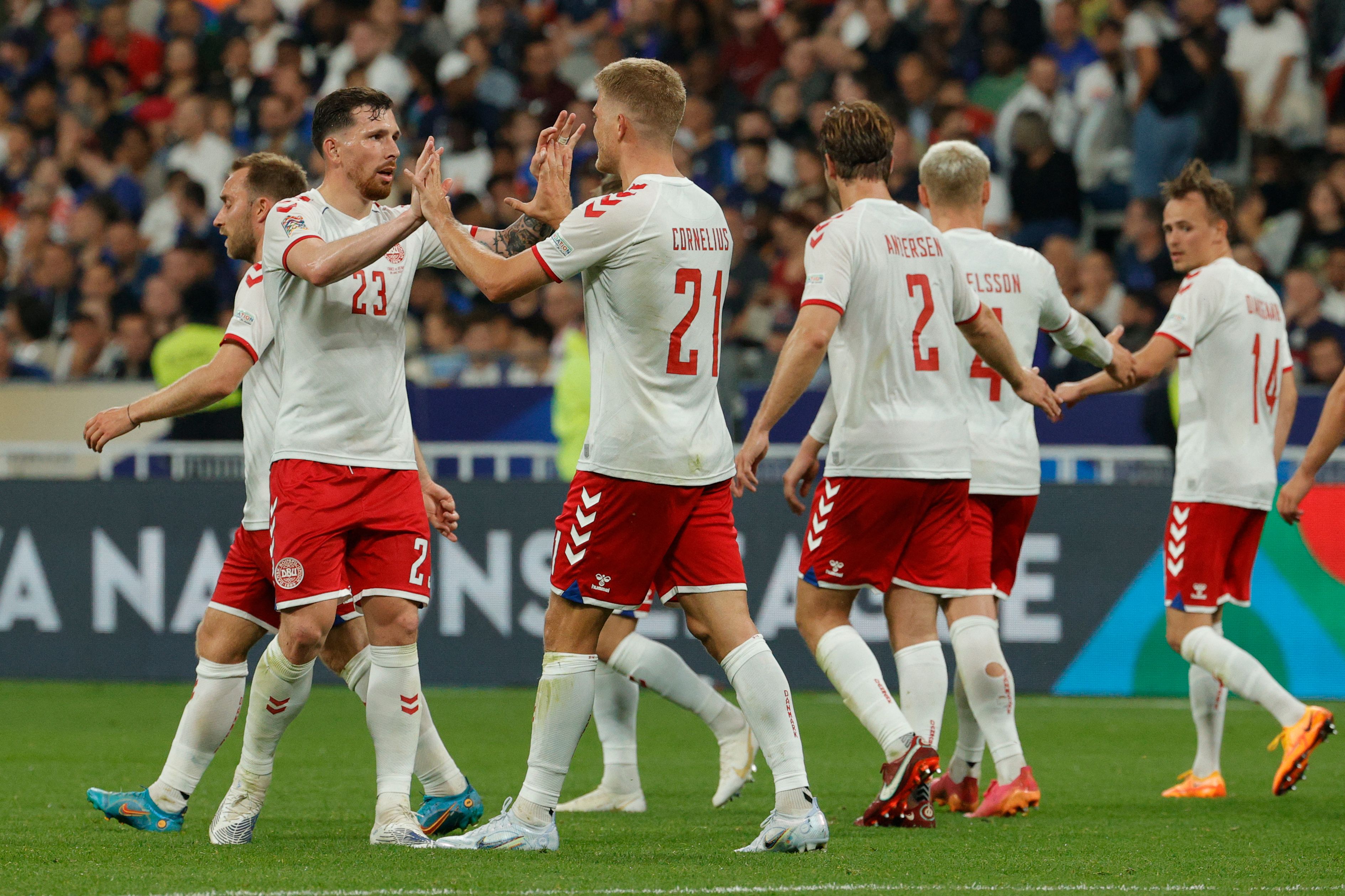 Para pemain Denmark melakukan selebrasi usai mencetak gol ke gawang Prancis di laga Liga Negara UEFA.