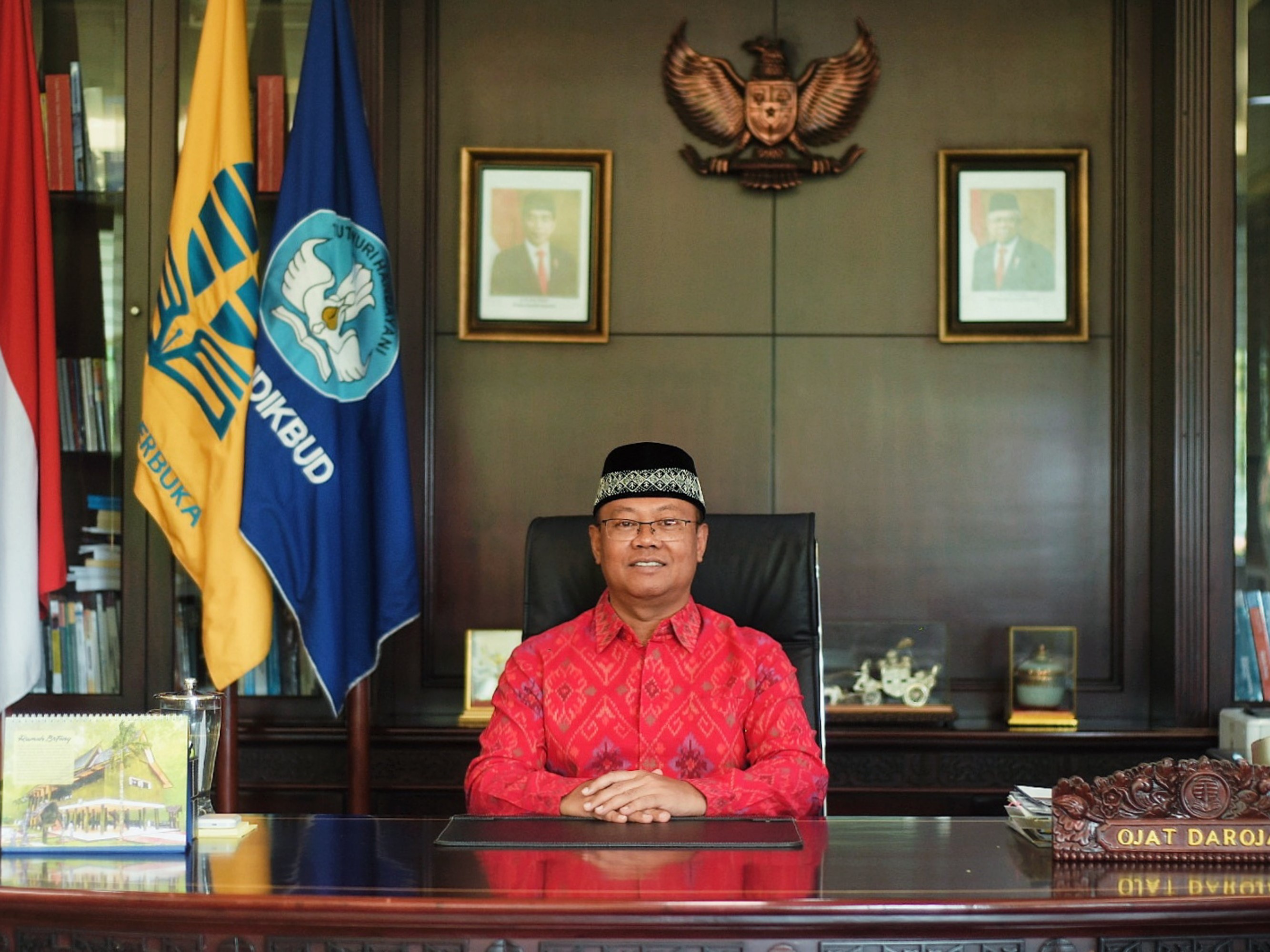 Rektor Universitas Terbuka Ojat Darojat.