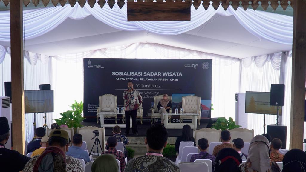 Sosialisasi Sadar Wisata di Kawasan Borobudur-Yogyakarta-Prambanan