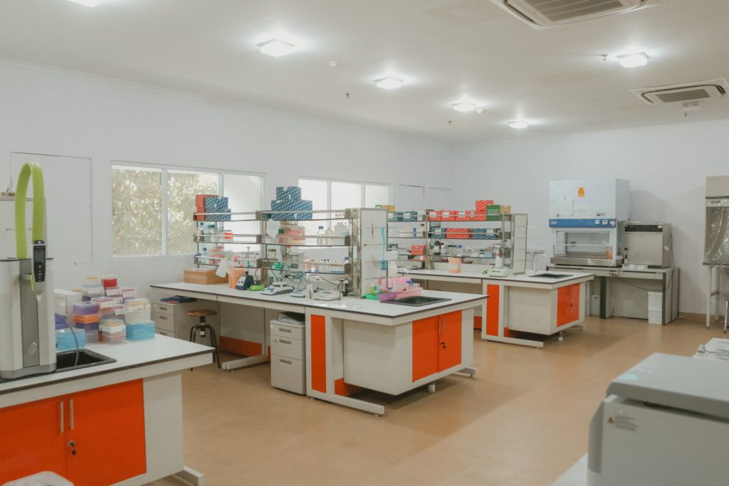 Ilustrasi. Sejumlah peralatan laboratorium dan alat kesehatan memang belum banyak dan bahkan tidak diproduksi dalam negeri.