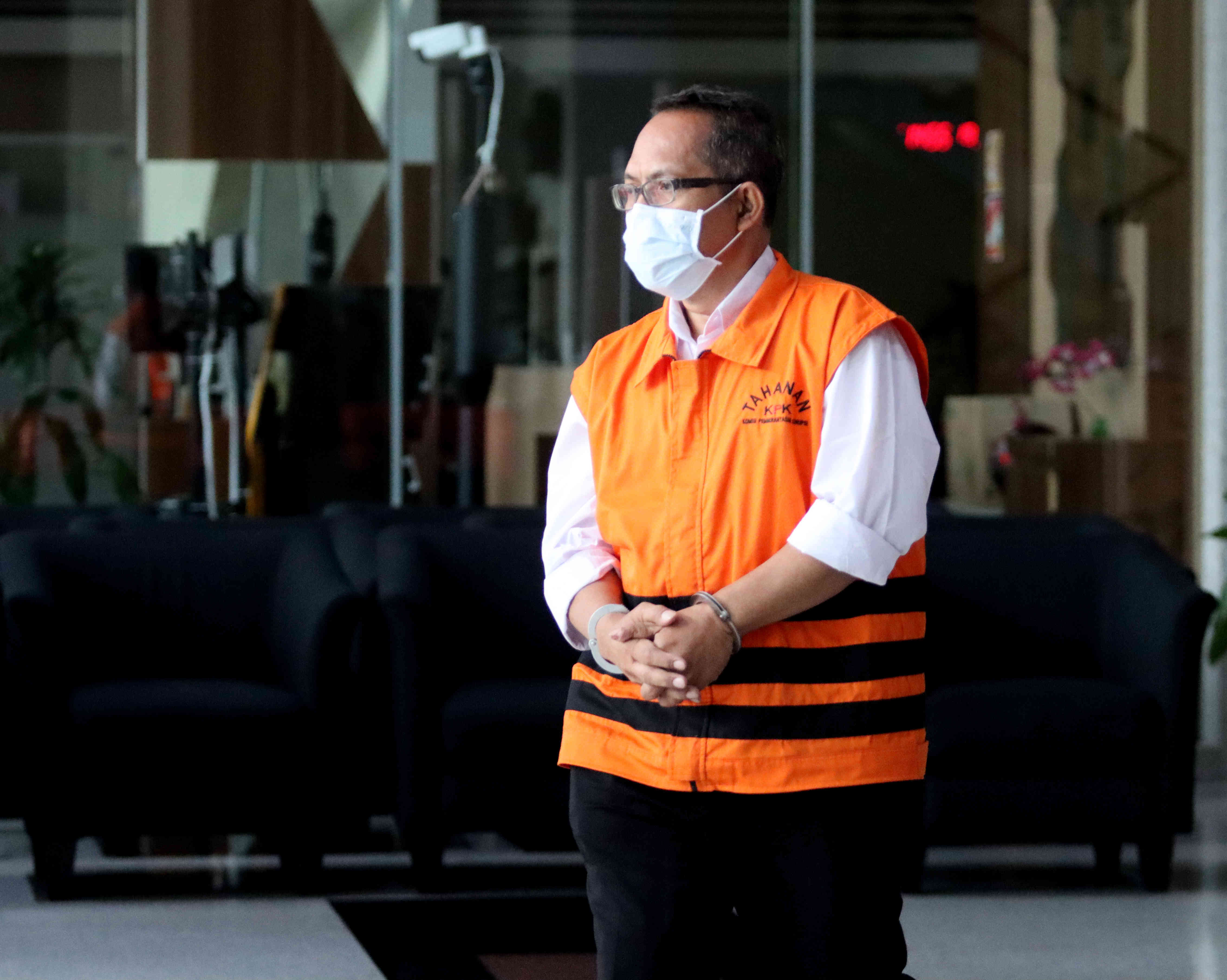 Tersangka hakim Pengadilan Negeri (PN) Surabaya nonaktif Itong Isnaeni Hidayat