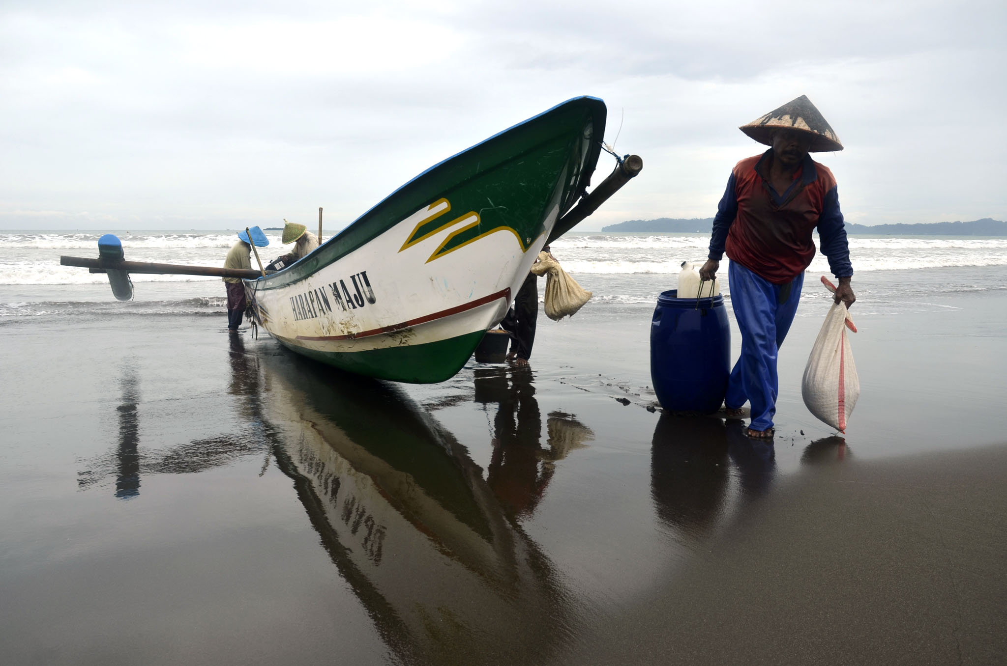 Nelayan Setop Melaut, Harga Ikan Segar di Kupang Naik 200%