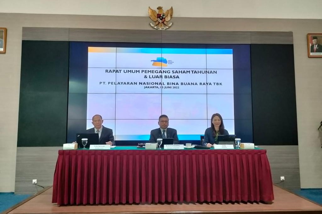 Pendapatan pada segmen kapal penunjang lepas pantai turun 33% disebabkan penurunan armada penunjang lepas pantai.