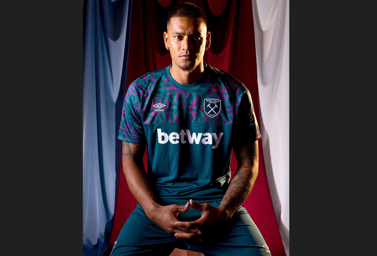 Penjaga gawang West ham United Alphonse Areola