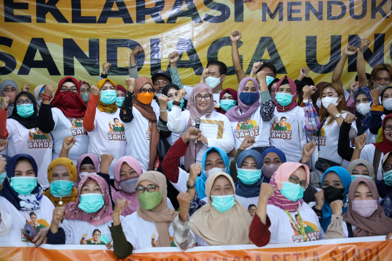 Emak emak Di Lumajang Doakan Sandiaga Uno jadi Presiden di 2024