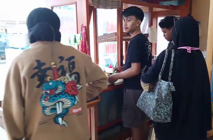 Efek Beruntun Tingginya Harga Cabai, Omzet Turun hingga Disemprot Pelanggan