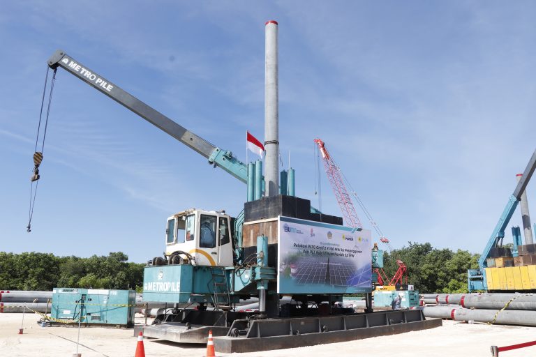 Pembangunan PLTS Hybrid Nusa Penida 