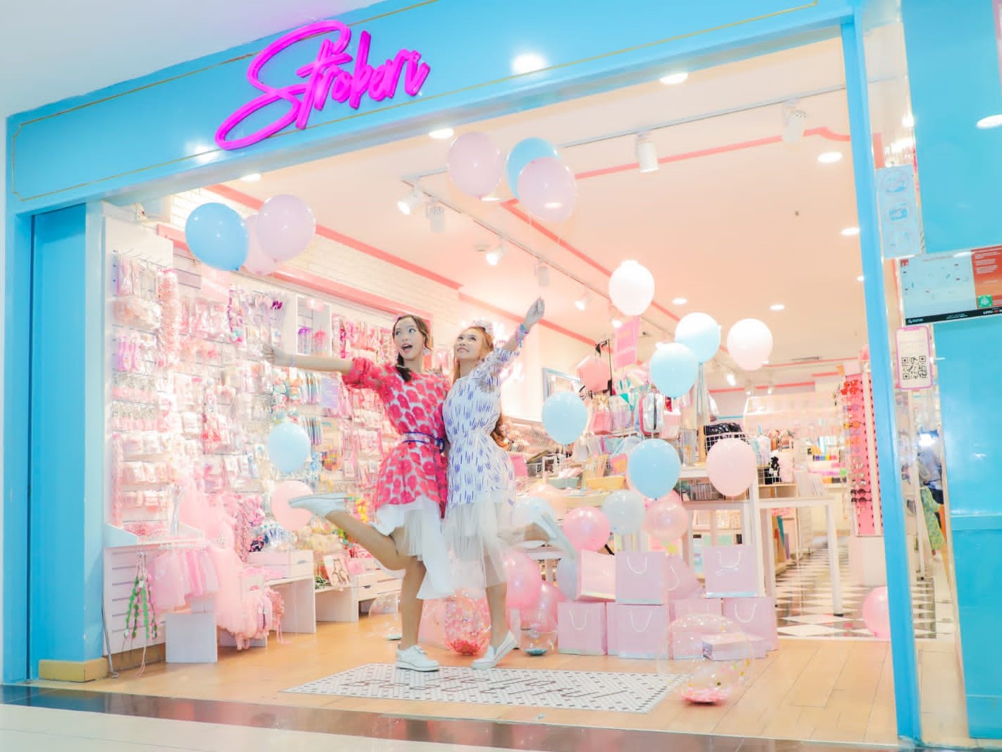 Sebagai perusahaan di bidang fesyen, Stroberi mengacu pada tren terkini, sehingga sangat selektif terhadap desain dan kualitas.