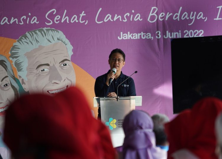 Pesan Menkes Untuk Lansia Indonesia : Jaga Kesehatan dan Olahraga Teratur