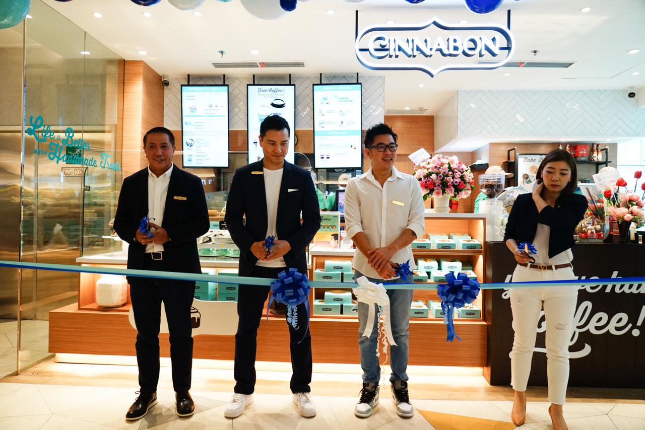 Outlet Cinnabon Indonesia dibuka secara resmi di Mal Grand Indonesia, Jakarta. 