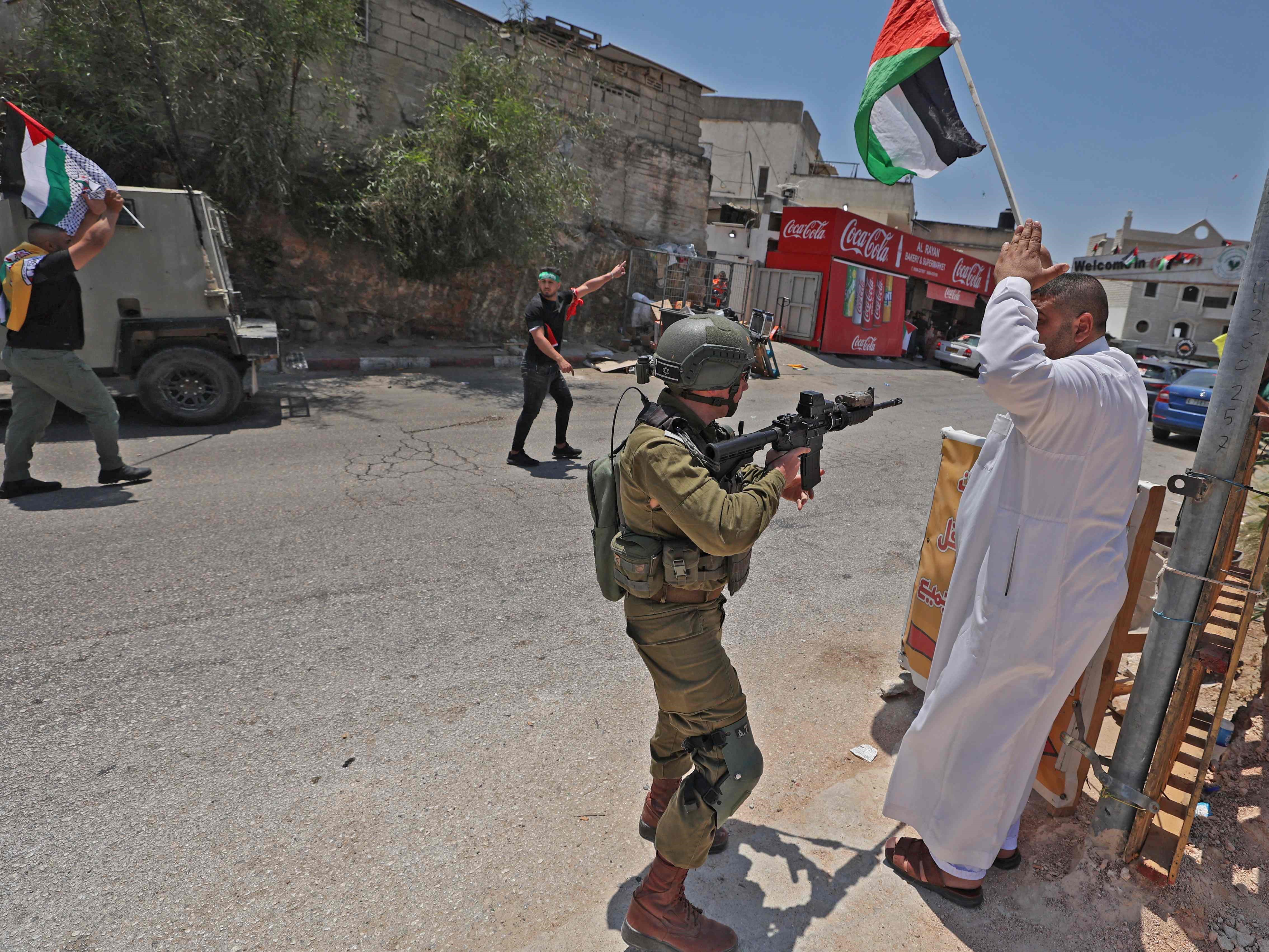 Israel Bangun Tembok Tinggi Pemisah dengan Desa Palestina