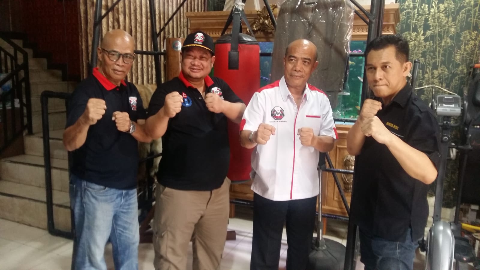 Ketua Umum Federasi Beladiri Amatir Indonesia (FBAI) Ki Kusumo (kedua dari kiri).