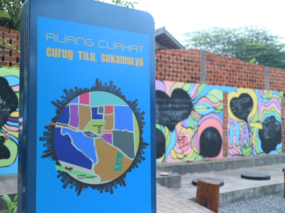 Taman Ruang Curhat Curug Tilu Sukamulya