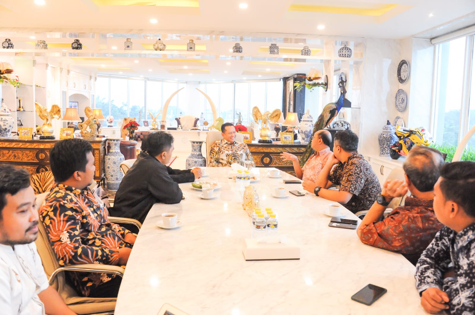 Ketua MPR RI Bambang Soesatyo menerima kunjungan Forum Jurnalis Wakaf Indonesia (Forjukafi)