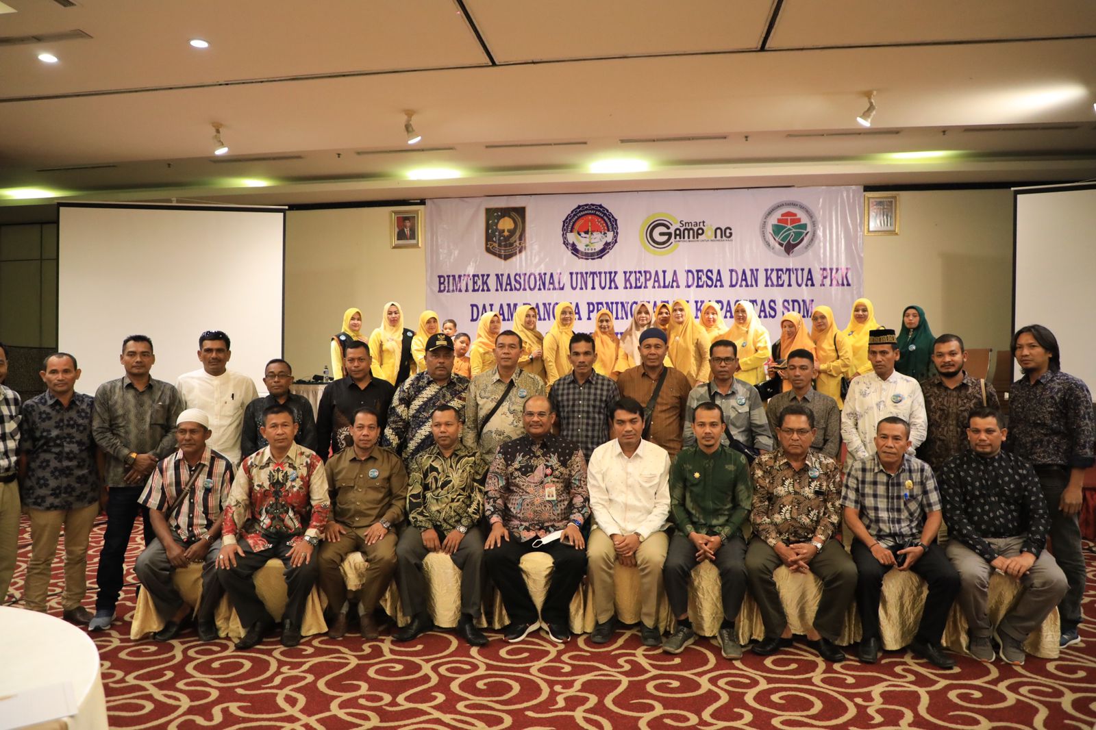 Bimtek Nasional untuk Kepala Desa dan Kader PKK dalam Peningkatan Kualitas SDM di Lhokseumawe, Aceh. 