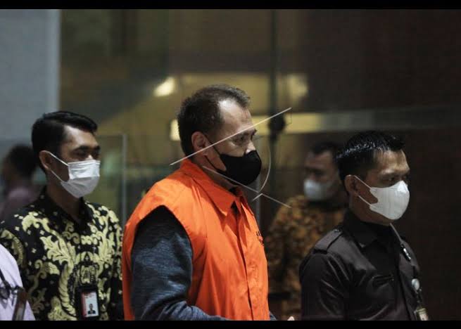 KPK Perpanjang Penahanan Tersangka Korupsi Helikopter AW-101