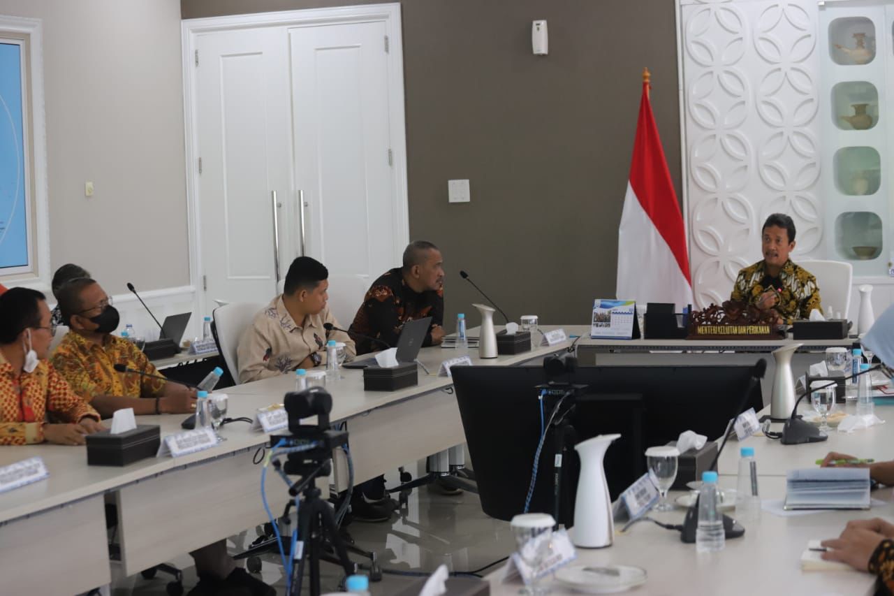 Menteri KKP Sakti Wahyu Trenggono bertemu pengurus Forkami