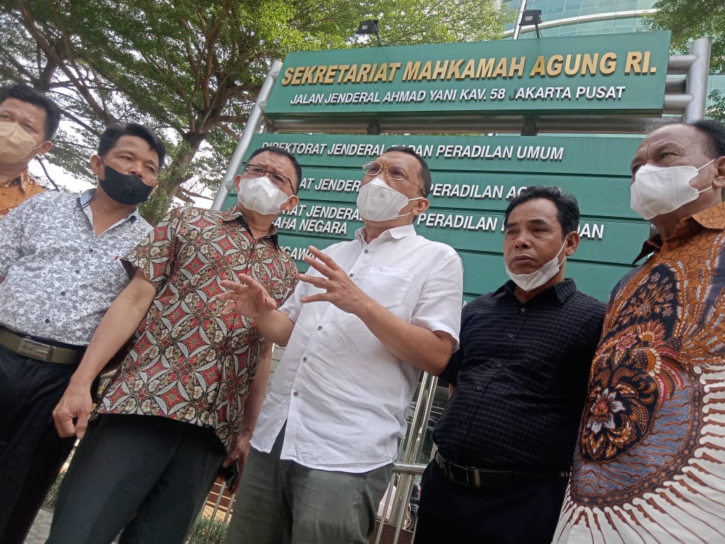 Ketua FKMTI SK Budiardjo menjelaskan, kedatangan perwakilan warga prabumulih ke Badan Pengawas MA bertujuan untuk mengingatkan para hakim ti