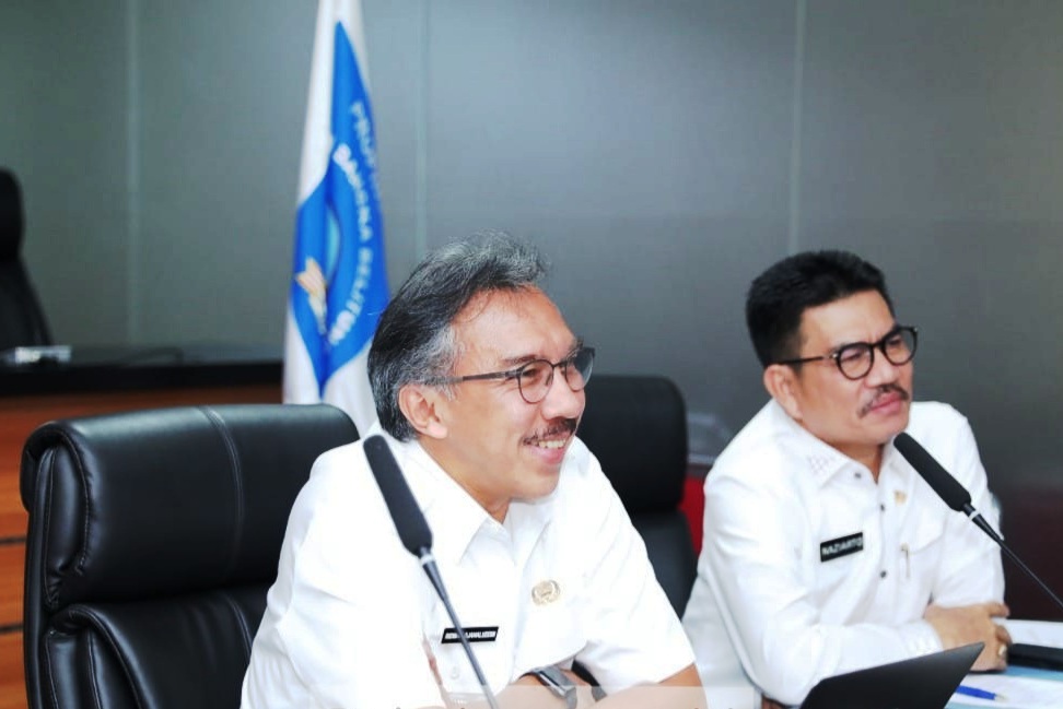 Pj Gubernur Babel Ridwan Djamaludin (kiri).