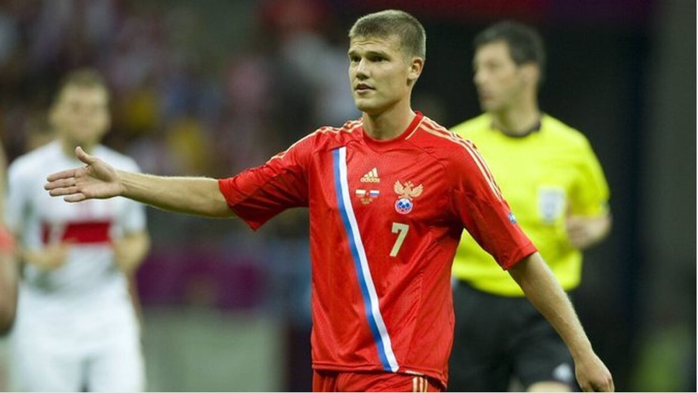 Mantan kapten timnas Rusia Igor Denisov