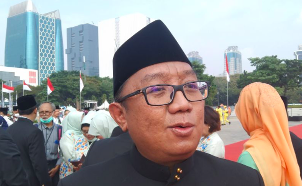 Kepala Dinas Lingkungan Hidup DKI Jakarta Asep Kuswanto diwawancarai awak media di Monas, Jakarta, Rabu (22/6/2022)