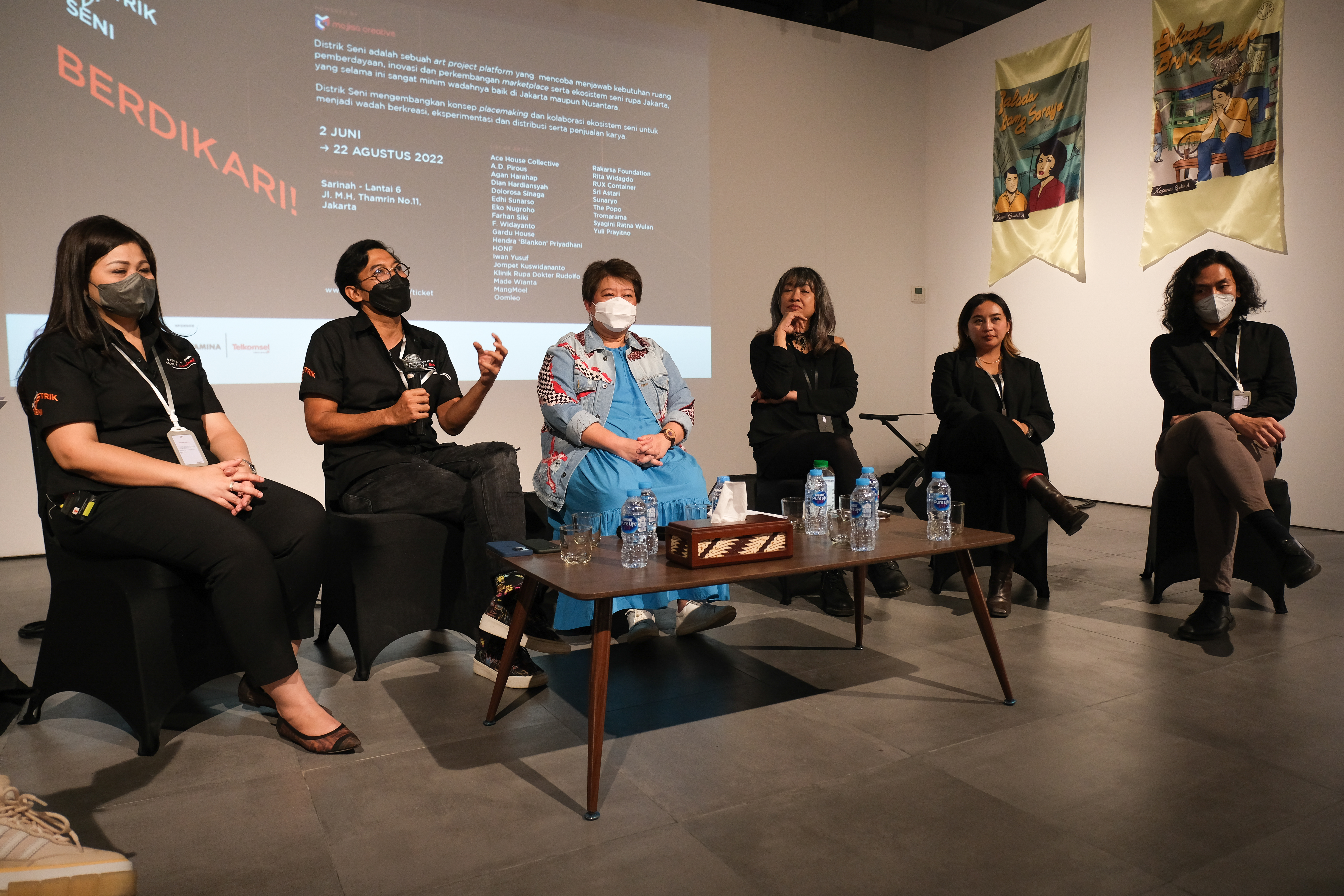 Sesi gelar wicara bersama media di lantai 6 Sarinah, Jakarta, secara resmi dibuka untuk publik.