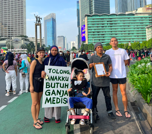 Andien Bertemu Ibu yang Viral Perjuangkan Legalisasi Ganja Medis di CFD.