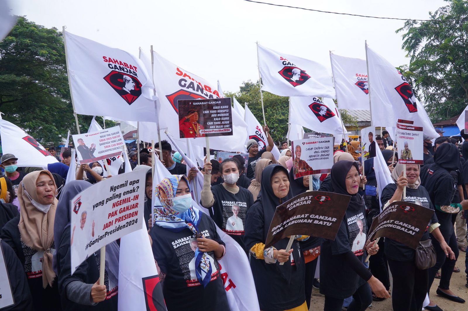 Apel Akbar Sahabat Ganjar Sumatra Utara 2022, di Lapangan Pasar Asri Merendal, Kecamatan Deli Tua, Kabupaten Deli Serdang, Minggu (19/6).