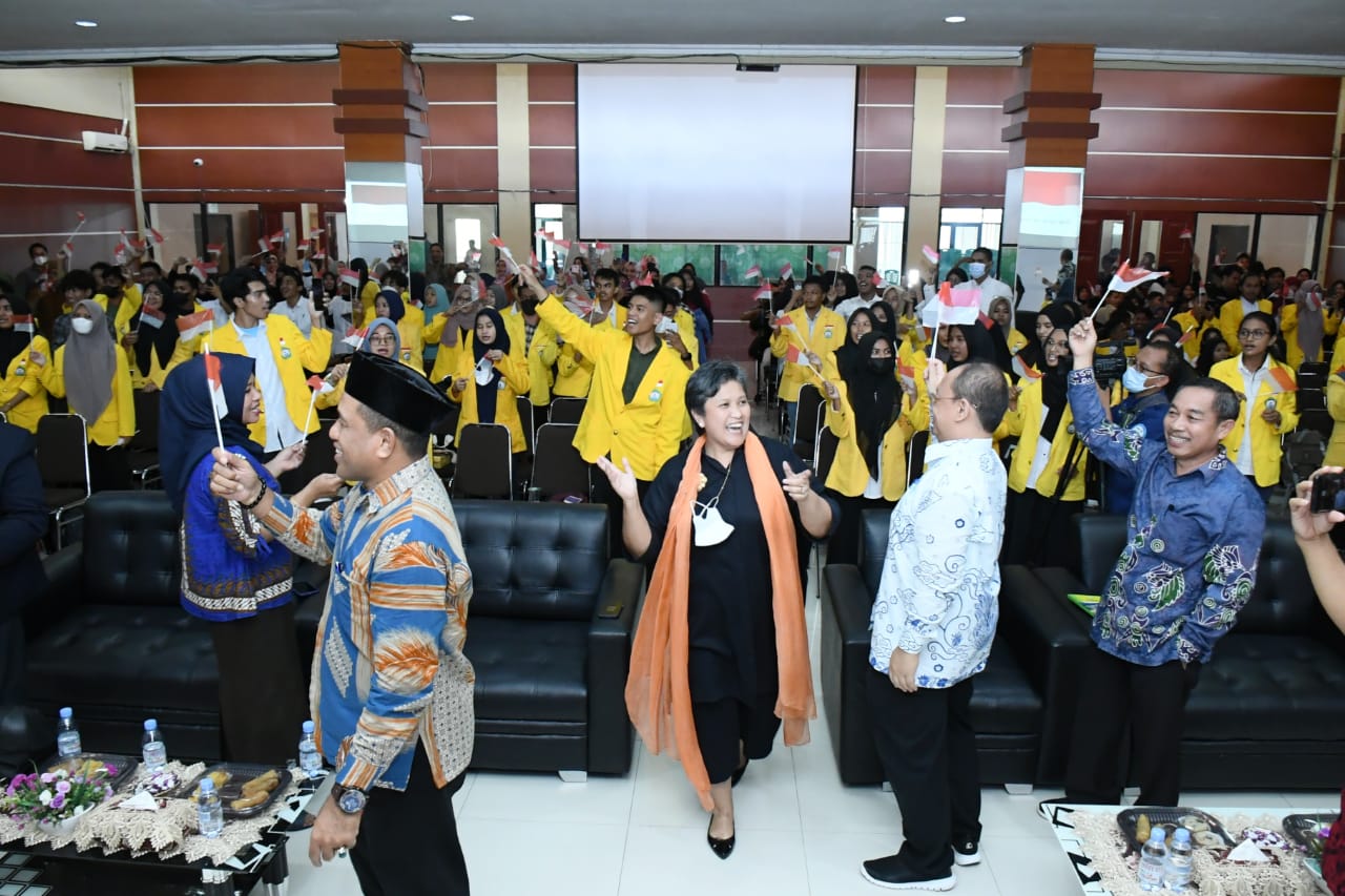 Wakil Ketua MPR RI Lestari Moerdijat saat memberikan Kuliah Umum di Aula Nuku, Universitas Khairun, Ternate, Maluku Utara.