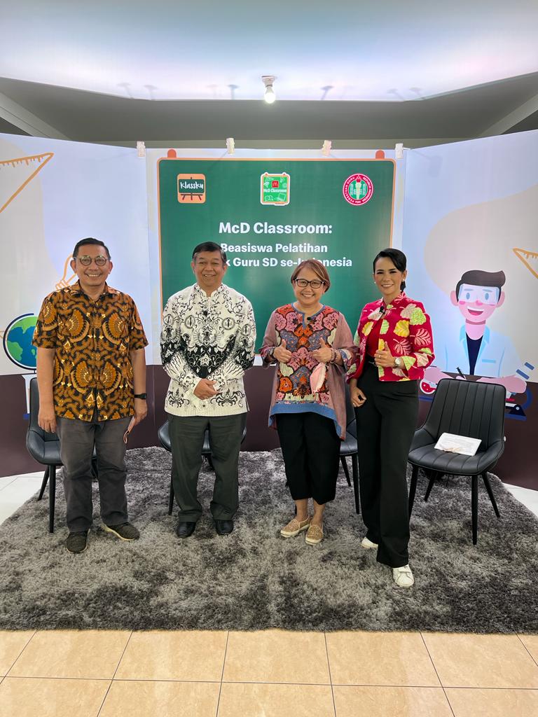 McDonald’s Indonesia,  PGRI dan Klassku  memberikan beasiswa pelatihan bagi 1.200 guru SD di seluruh Indonesia.