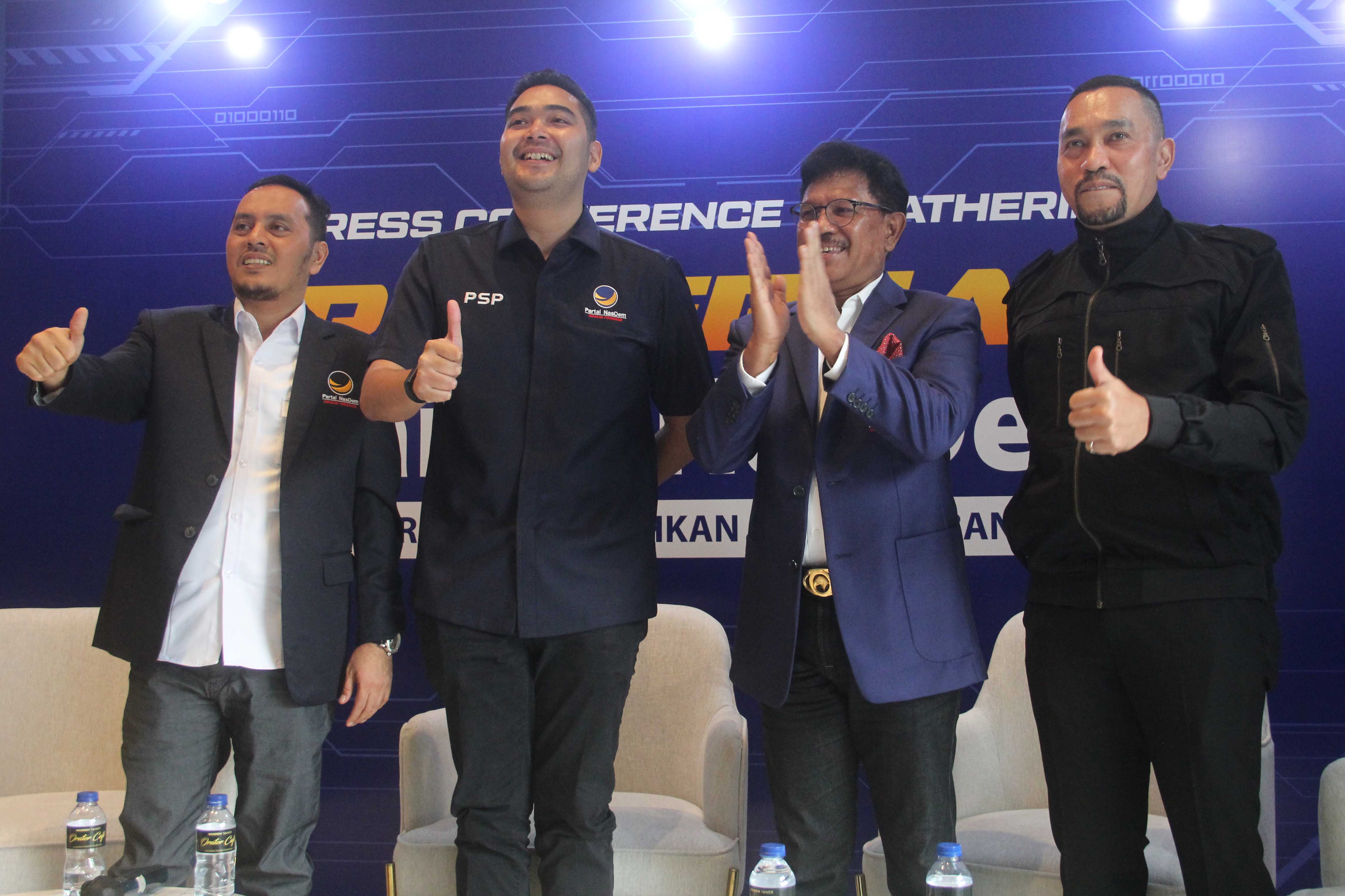 Ketua Steering Commite (SC) Rakernas Prananda Surya Paloh (kedua dari kiri)
