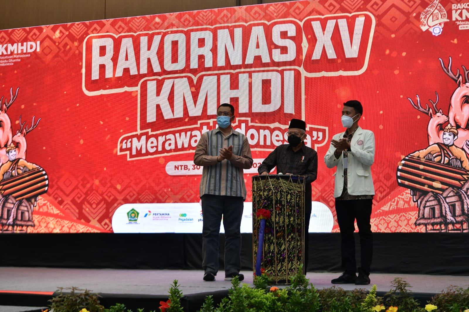 Wakil Presiden Ma'ruf Amin (tengah) di acara Rakornas XV KMHDI