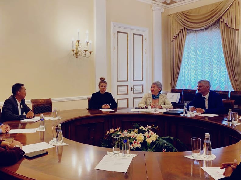 Chief Expert Division for Relations with International Relations of Saint Petersburg Igor V. Bodnarchuk menerima kunjungan AAYG yang dipimpi