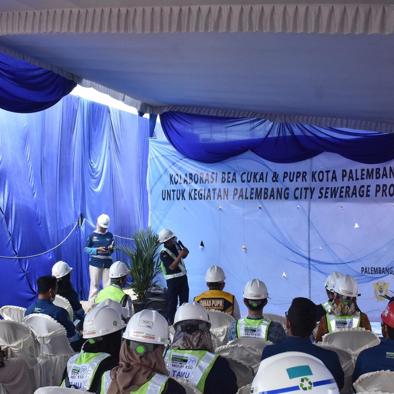 Bea Cukai memberikan pembebasan bea masuk barang impor untuk proyek instalasi pengolahan limbah masyarakat Kota Palembang.