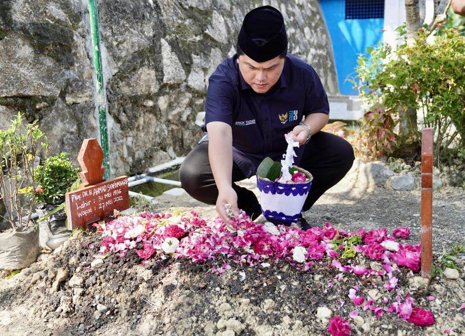 Menteri BUMN Erick Thohir berziarah ke makam Buya Syafii Maarif 