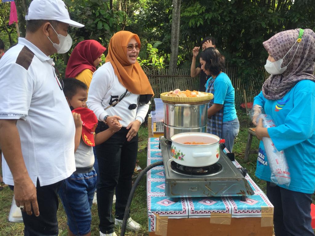  Pasar UMKM yang digelar Pemerintah Desa Plawikan,  Kecamatan Jogonalan, Klaten, Jawa Tengah, 