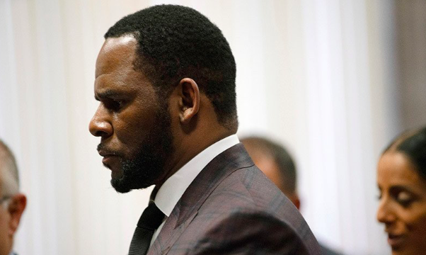 Dokumentasi - R. Kelly menghadiri sidang di Gedung Pengadilan Kriminal Leighton di Chicago, Illinois, AS, Rabu (26/6/2019).