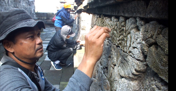 Bersih-Bersih Candi Borobudur di Hari Purbakala Nasional