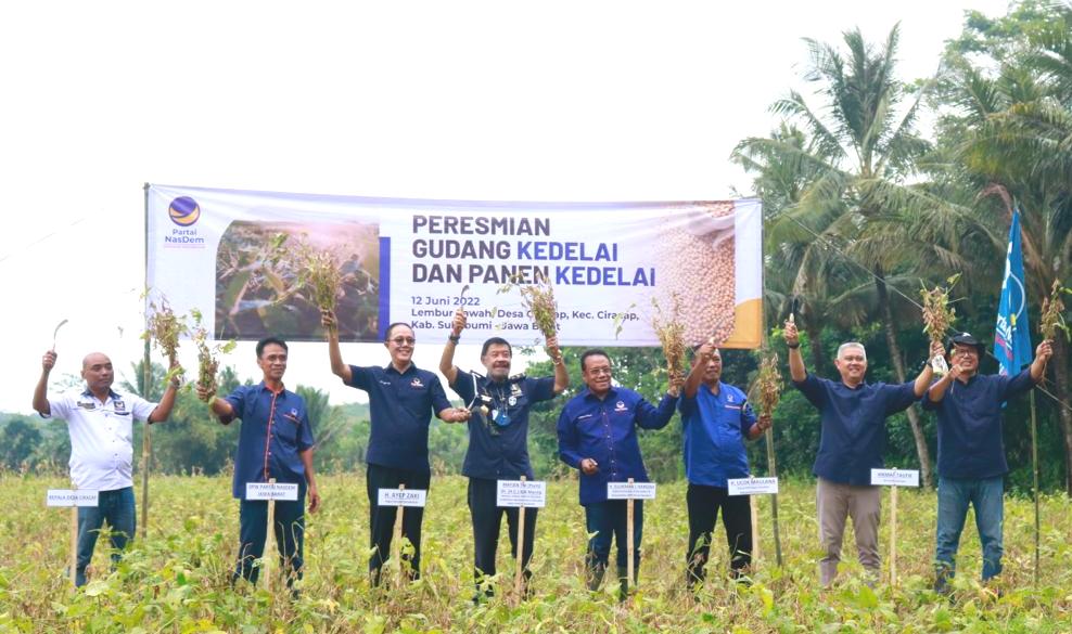 Peresmian gudang dan panen kedelai di Kabupaten Sukabumi, Jabar.