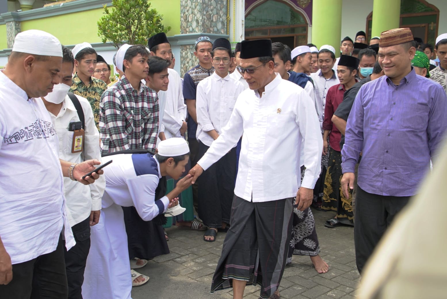 Kepala KSP Moeldoko saat berkunjung ke Pesantren Amanatul Ummah, Mojokerto, Jawa Timur, 