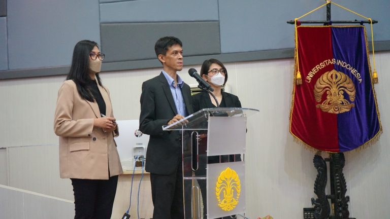 Stanislaus Riyanto dalam promosi doktor di bidang Ilmu Administrasi Fakultas Ilmu Administrasi Universitas Indonesia