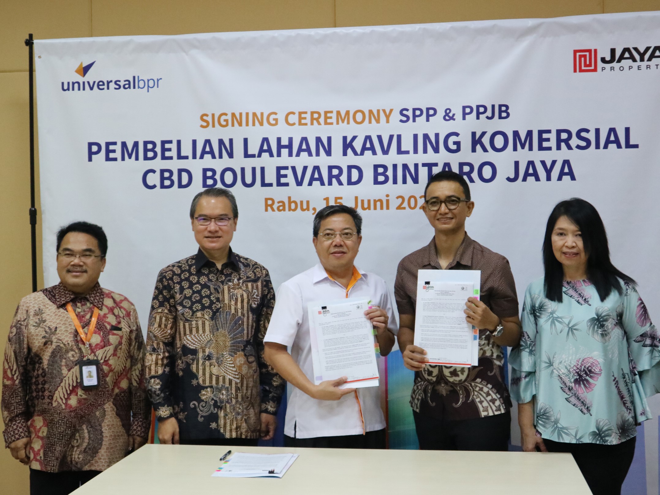 Universal BPR dan JRP mengadakan signing ceremony SPP dan PPJB pembelian lahan kaveling komersial di kawasan CBD Emerald Bintaro Jaya.