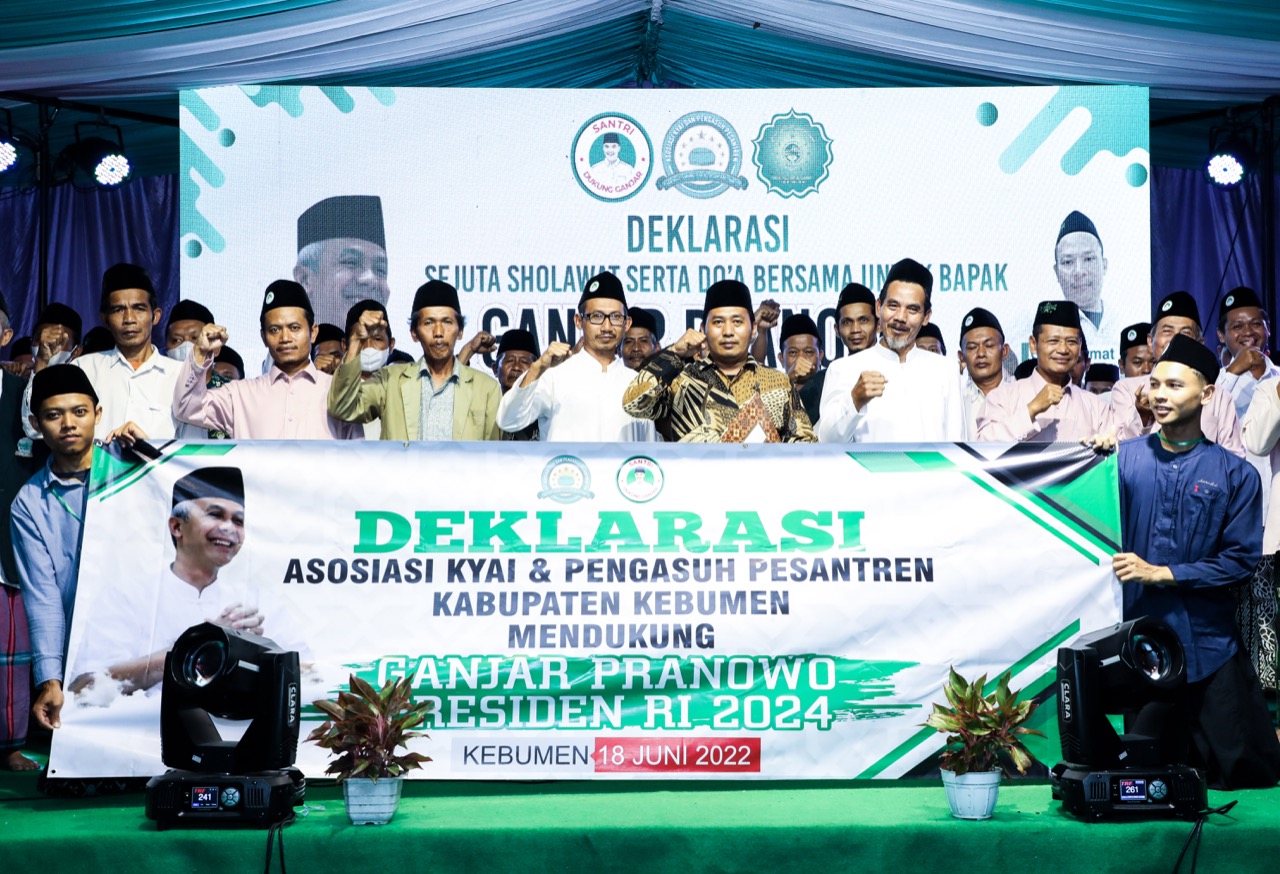  Deklarasi asosiasi Kiai dan pengasuh Pondok Pesantren (Ponpes) di Kebumen, Jateng serta masyarakat umum, Minggu (19/6) di Ponpes Al Qarawiy